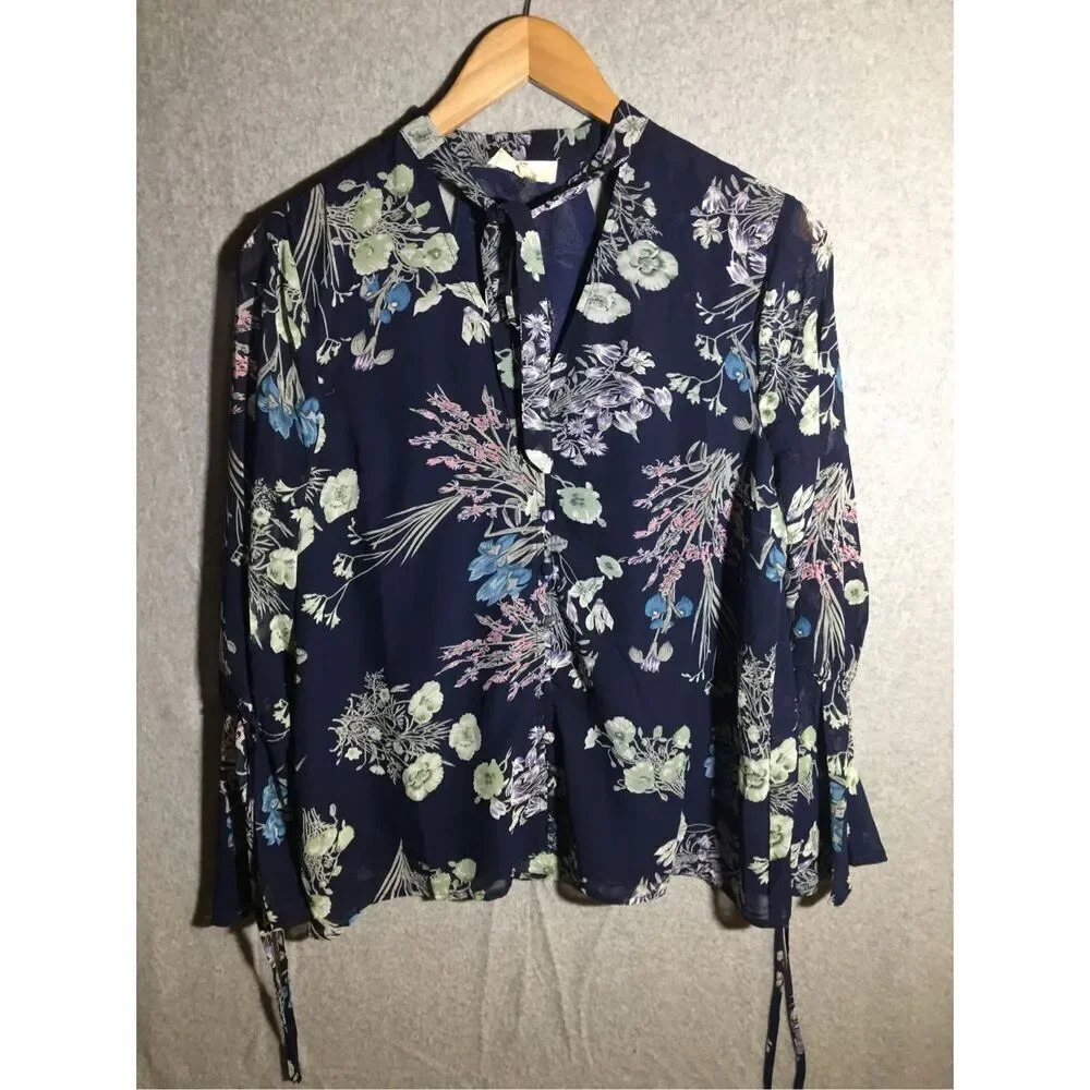 Womens Entro Blouse Blue Floral Keyhole Neckline Flowy Bell Sleeve
